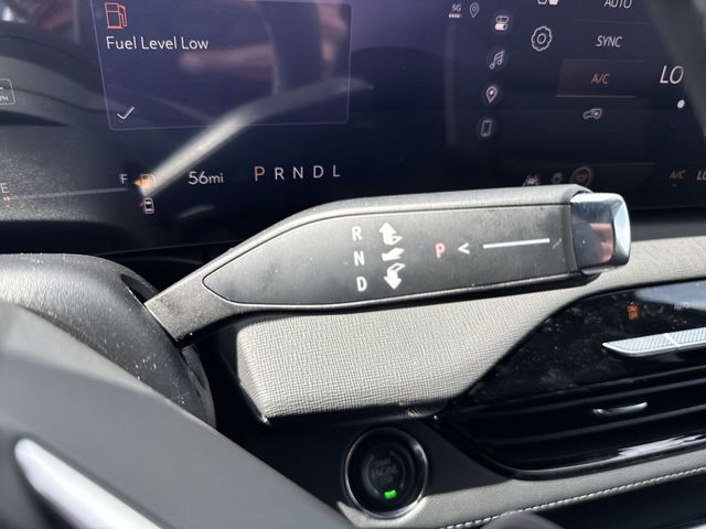 Buick Enclave Vehicle Full-screen Gallery Image 20