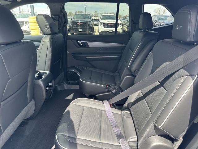 Buick Enclave Vehicle Full-screen Gallery Image 23