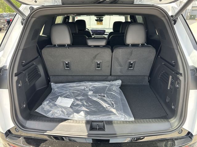 Buick Enclave Vehicle Full-screen Gallery Image 25