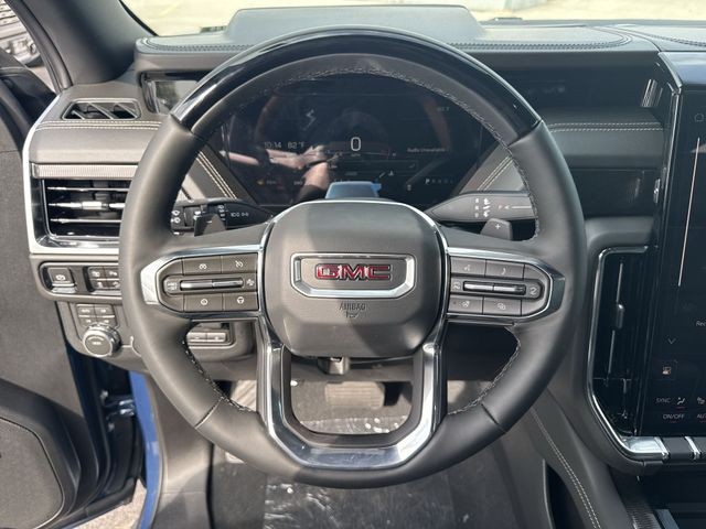 GMC Yukon XL Vehicle Full-screen Gallery Image 14