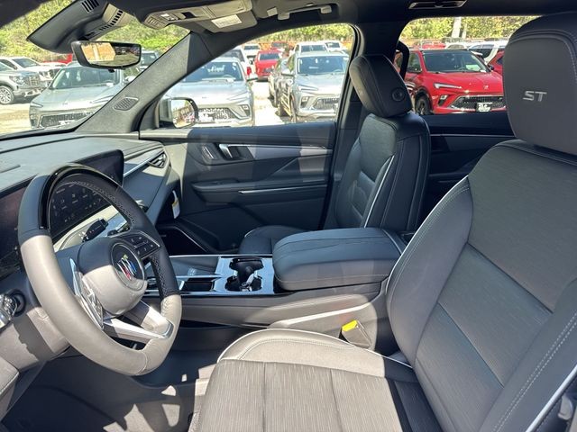 Buick Enclave Vehicle Full-screen Gallery Image 11