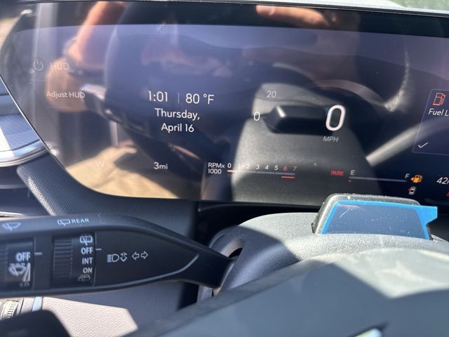 Buick Enclave Vehicle Full-screen Gallery Image 15