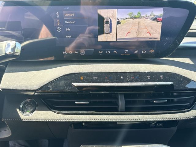 Buick Enclave Vehicle Full-screen Gallery Image 17