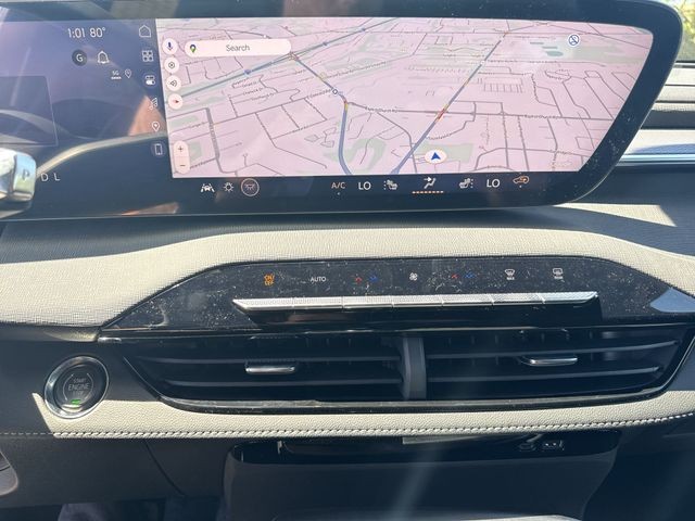 Buick Enclave Vehicle Full-screen Gallery Image 18