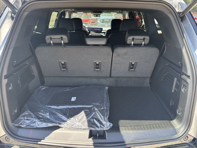 Buick Enclave Vehicle Full-screen Gallery Image 25
