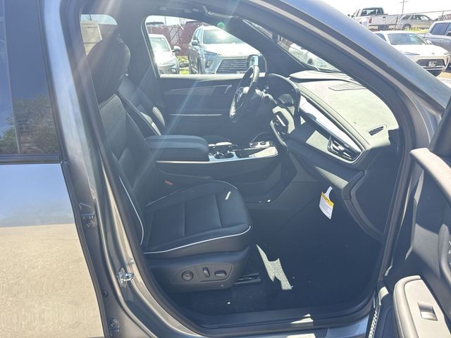 Buick Enclave Vehicle Full-screen Gallery Image 26