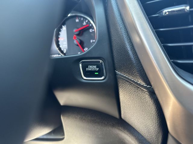 GMC Acadia Vehicle Full-screen Gallery Image 21
