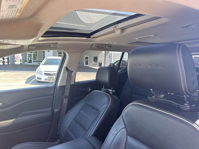 GMC Acadia Vehicle Full-screen Gallery Image 23