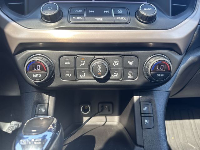 GMC Acadia Vehicle Full-screen Gallery Image 40