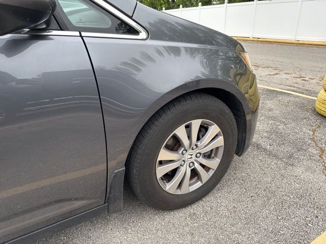 Honda Odyssey Vehicle Full-screen Gallery Image 07