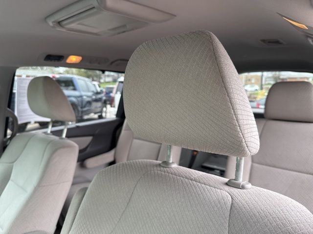 Honda Odyssey Vehicle Full-screen Gallery Image 14