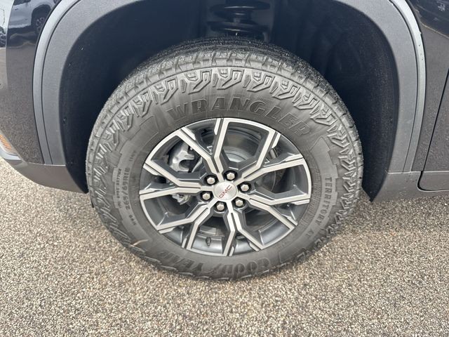 GMC Acadia Vehicle Full-screen Gallery Image 10