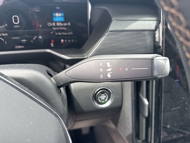 GMC Acadia Vehicle Full-screen Gallery Image 20