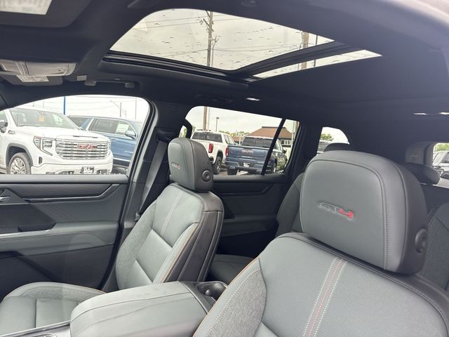 GMC Acadia Vehicle Full-screen Gallery Image 22