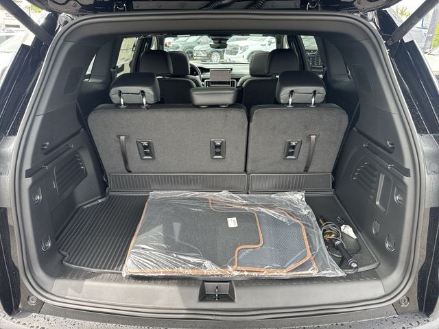 GMC Acadia Vehicle Full-screen Gallery Image 25