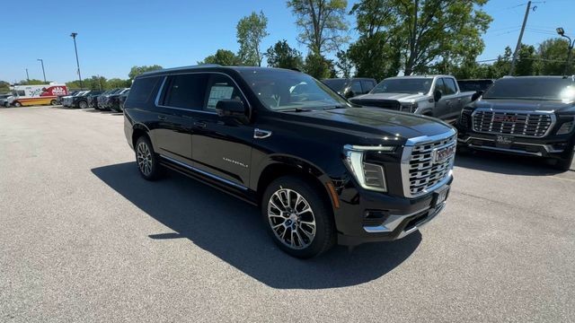 GMC Yukon XL Vehicle Full-screen Gallery Image 02