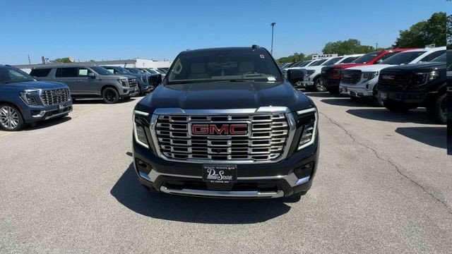 GMC Yukon XL Vehicle Full-screen Gallery Image 03