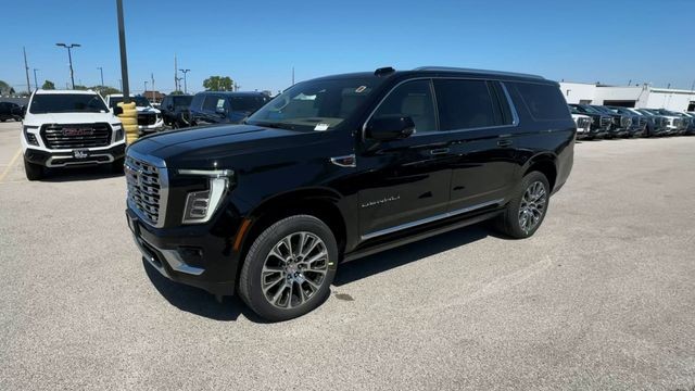GMC Yukon XL Vehicle Full-screen Gallery Image 04