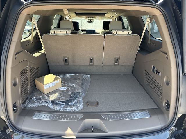 GMC Yukon XL Vehicle Full-screen Gallery Image 25