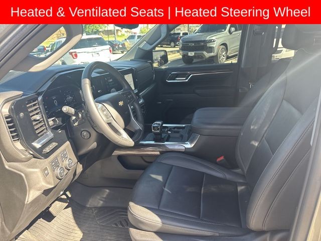 Chevrolet Silverado 1500 Vehicle Full-screen Gallery Image 13