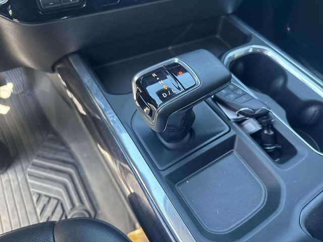 Chevrolet Silverado 1500 Vehicle Full-screen Gallery Image 19