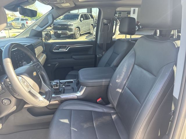 Chevrolet Silverado 1500 Vehicle Full-screen Gallery Image 23