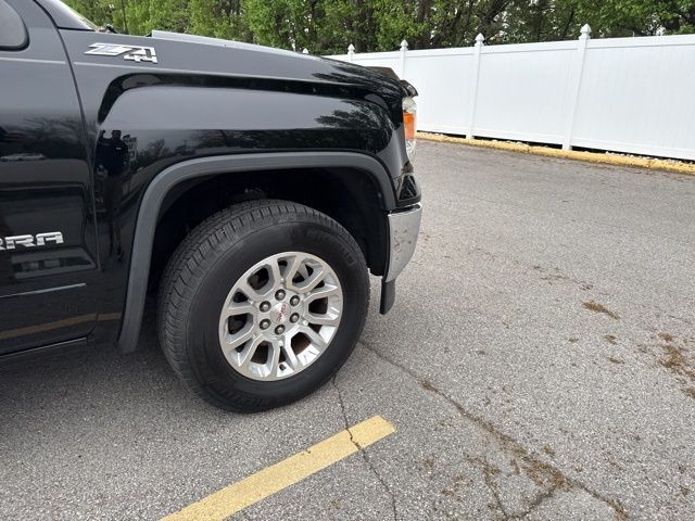 GMC Sierra 1500 Vehicle Full-screen Gallery Image 13