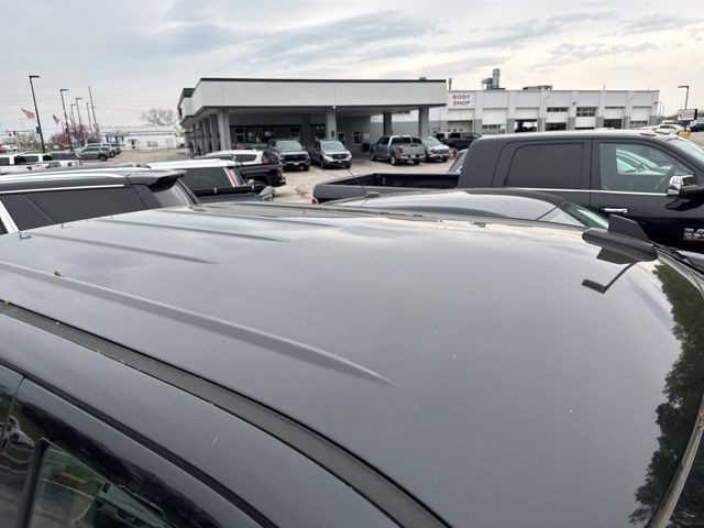 GMC Sierra 1500 Vehicle Full-screen Gallery Image 19