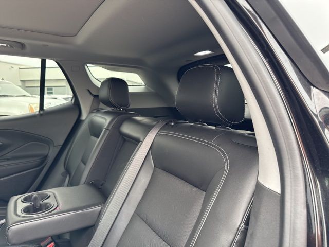 GMC Terrain Vehicle Full-screen Gallery Image 22