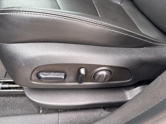 GMC Terrain Vehicle Full-screen Gallery Image 25