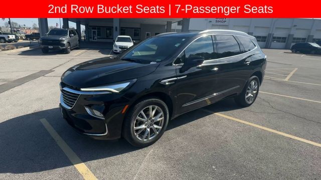 Buick Enclave Vehicle Full-screen Gallery Image 04