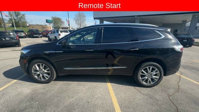 Buick Enclave Vehicle Full-screen Gallery Image 05