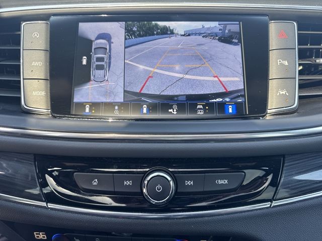 Buick Enclave Vehicle Full-screen Gallery Image 14