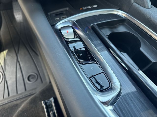 Buick Enclave Vehicle Full-screen Gallery Image 15