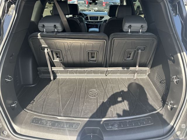 Buick Enclave Vehicle Full-screen Gallery Image 25