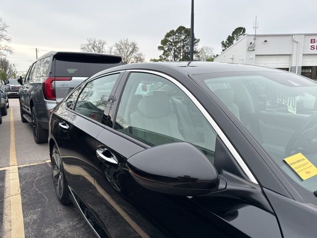 Honda Accord Sedan Vehicle Full-screen Gallery Image 11