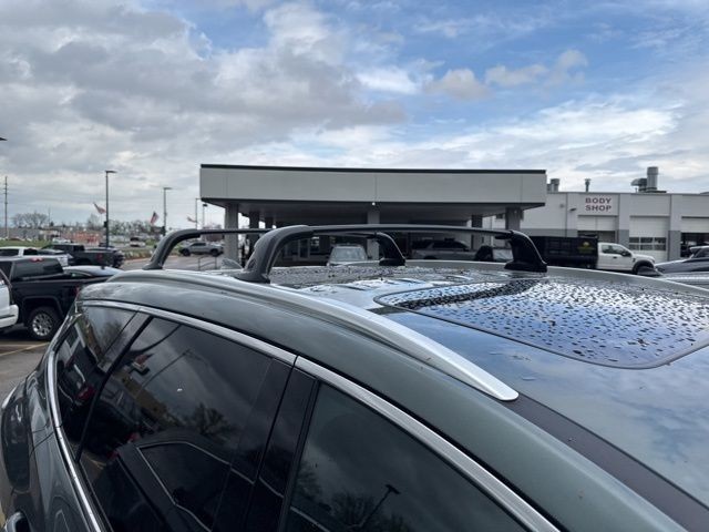 Buick Enclave Vehicle Full-screen Gallery Image 10