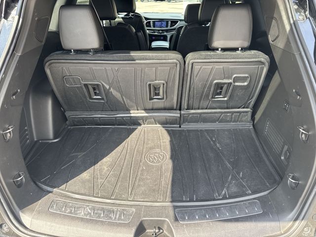 Buick Enclave Vehicle Full-screen Gallery Image 26