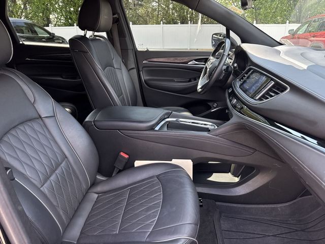 Buick Enclave Vehicle Full-screen Gallery Image 28