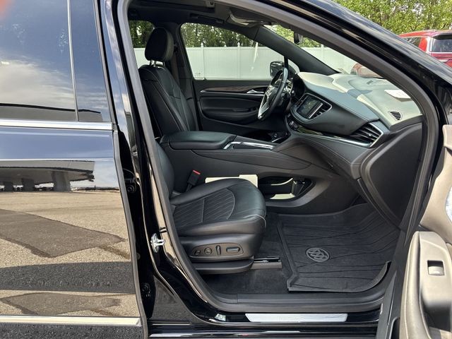 Buick Enclave Vehicle Full-screen Gallery Image 29