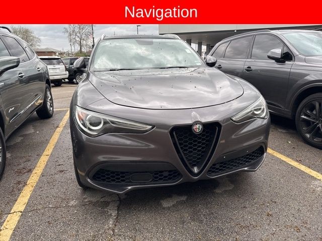 Alfa Romeo Stelvio Vehicle Full-screen Gallery Image 05