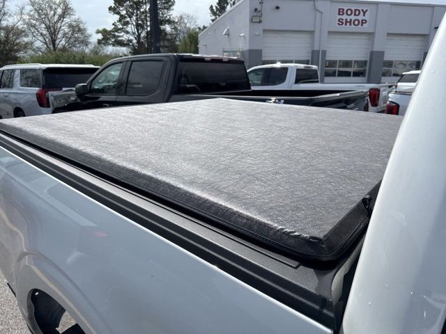 Ford F-150 Vehicle Full-screen Gallery Image 17