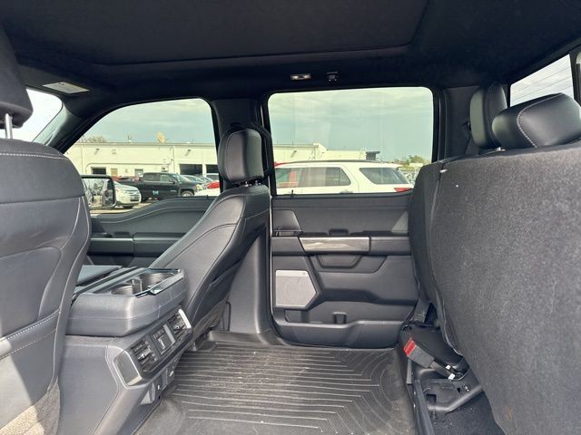 Ford F-150 Vehicle Full-screen Gallery Image 22