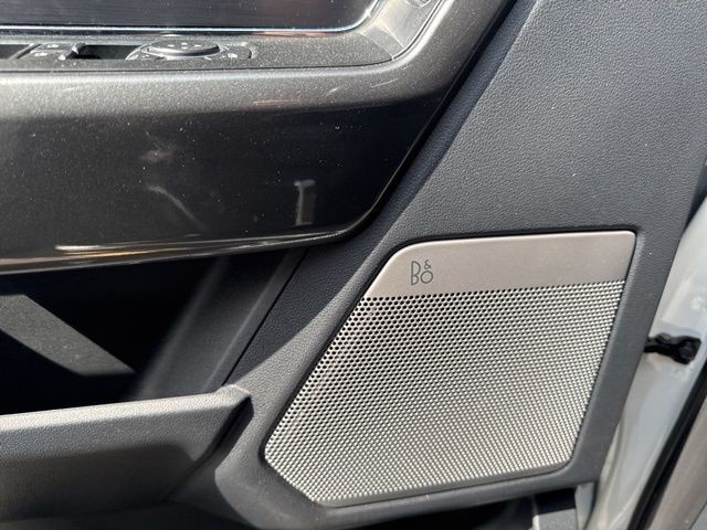 Ford F-150 Vehicle Full-screen Gallery Image 27