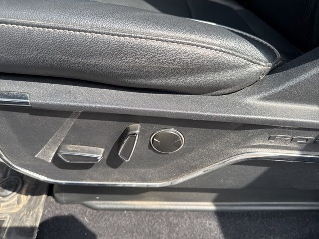 Ford F-150 Vehicle Full-screen Gallery Image 28