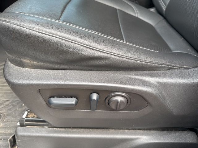 Chevrolet Silverado 1500 LTD Vehicle Full-screen Gallery Image 20