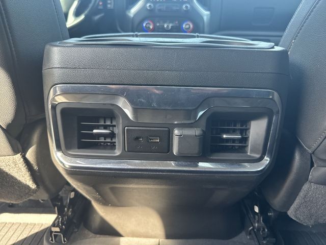 Chevrolet Silverado 1500 LTD Vehicle Full-screen Gallery Image 25