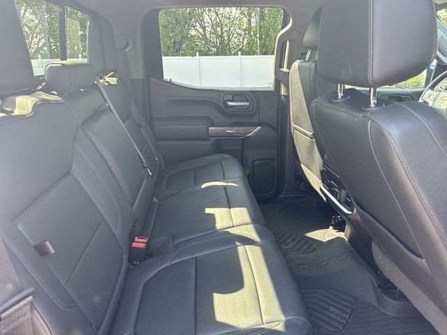 Chevrolet Silverado 1500 LTD Vehicle Full-screen Gallery Image 30