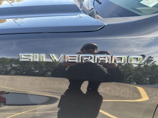 Chevrolet Silverado 1500 LTD Vehicle Full-screen Gallery Image 34