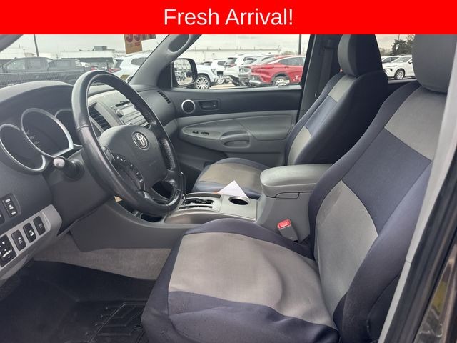 Toyota Tacoma Vehicle Full-screen Gallery Image 13